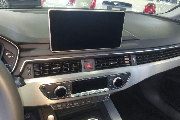 Used Audi A4L 2019 40 TFSI Fashion Version China V Audio And AC Panel