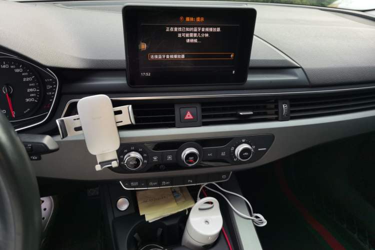 Used Audi A4L 2019 40 TFSI Ambition China VI Audio And AC Panel