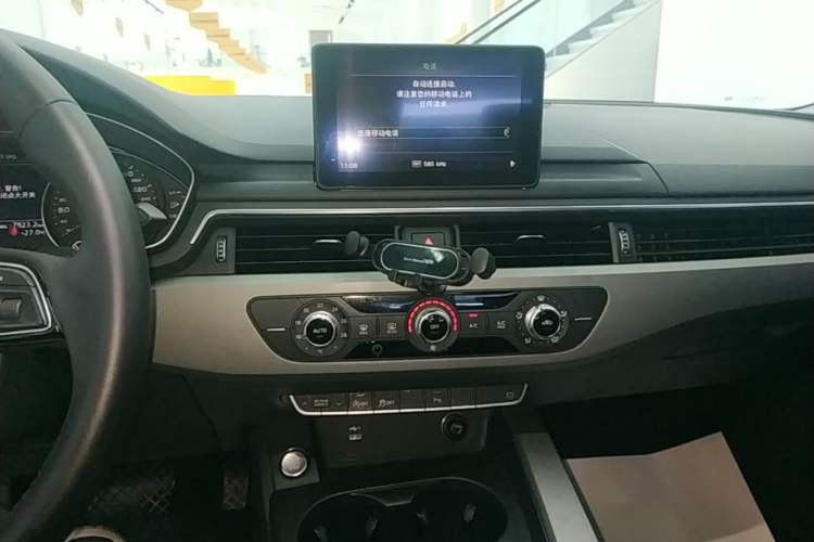Used Audi A4L 2019 40 TFSI Ambition China VI Audio And AC Panel