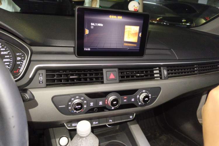 Used Audi A4L 2019 40 TFSI Ambition China VI Audio And AC Panel