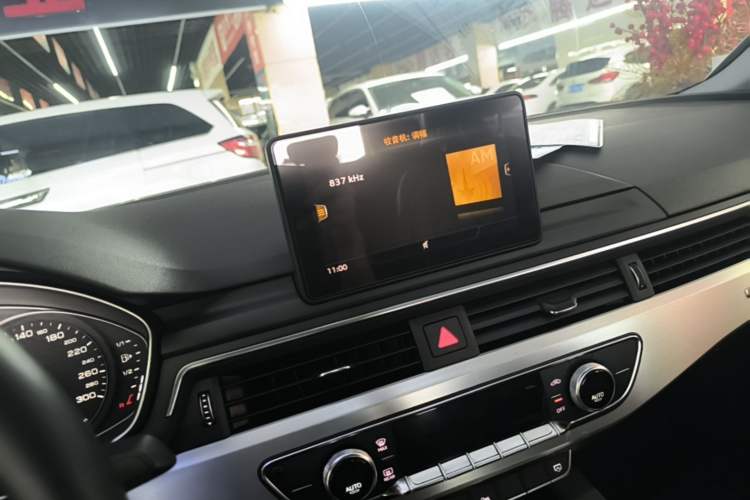 Used Audi A4L 2019 45 TFSI quattro Individual Sport Edition China V Audio And AC Panel
