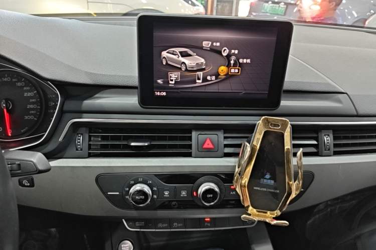 Used Audi A4L 2019 40 TFSI Ambition China VI Audio And AC Panel