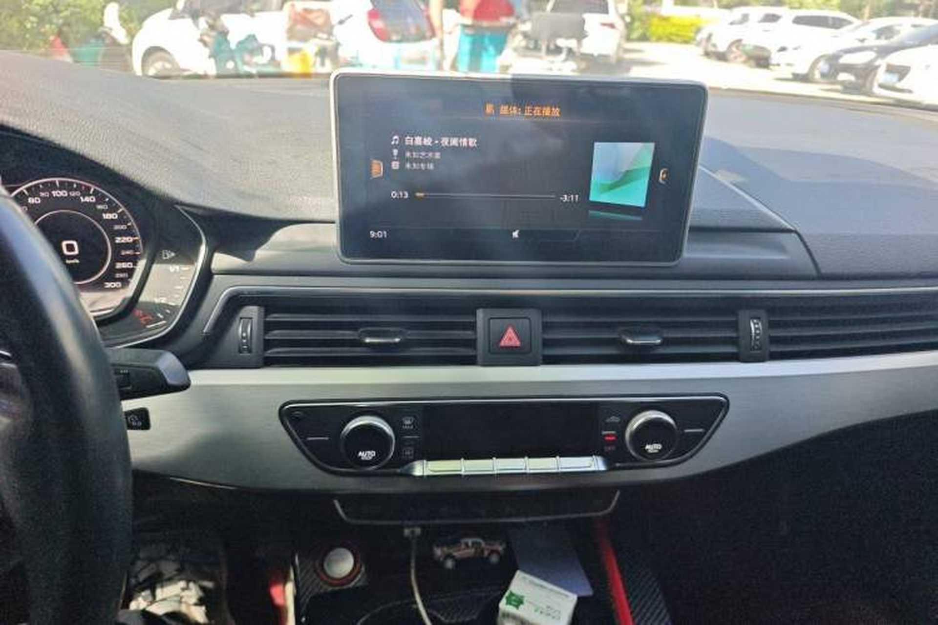 Used Audi A4L 2019 40 TFSI Fashion Edition China VI Emission Standard Audio And AC Panel
