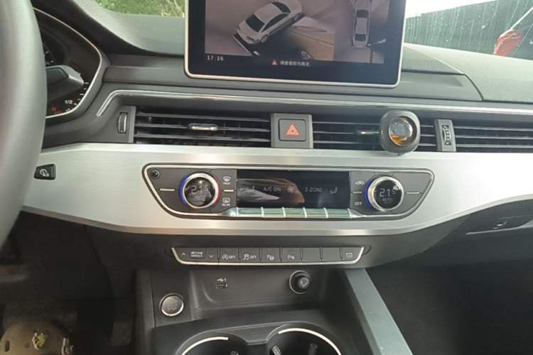 Used Audi A4L 2019 40 TFSI Fashion Version China V Audio And AC Panel