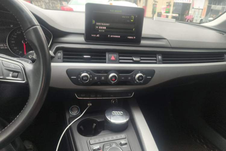 Used Audi A4L 2019 40 TFSI Ambition Version China V Audio And AC Panel