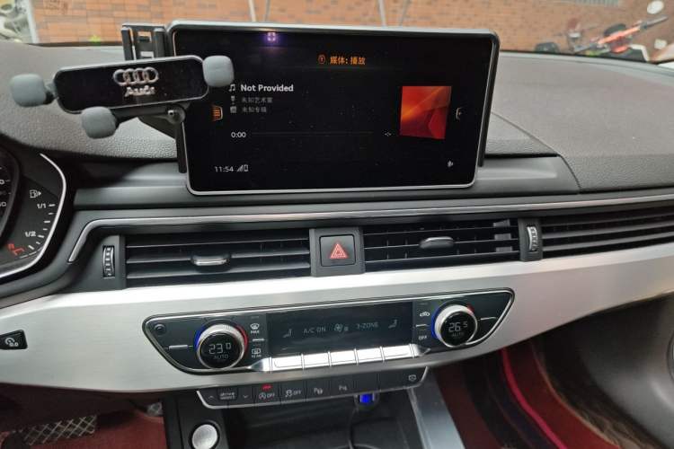 Used Audi A4L 2019 40 TFSI Fashion Version China V Audio And AC Panel
