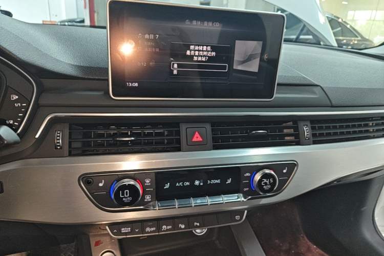 Used Audi A4L 2019 40 TFSI Fashion Edition China VI Emission Standard Audio And AC Panel