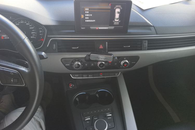 Used Audi A4L 2019 40 TFSI Ambition Version China V Audio And AC Panel