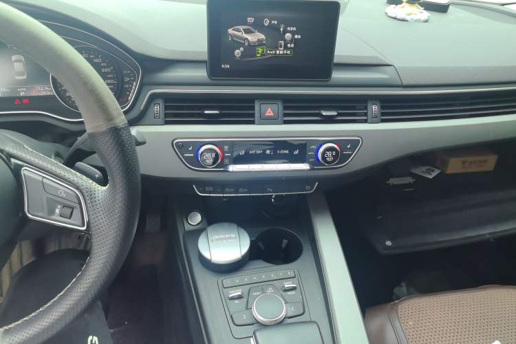 Used Audi A4L 2019 40 TFSI Ambition Version China V Audio And AC Panel