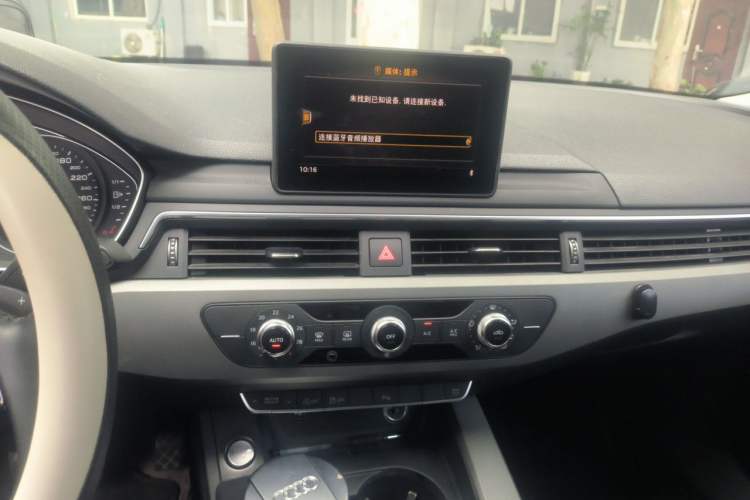 Used Audi A4L 2019 40 TFSI Ambition China VI Audio And AC Panel