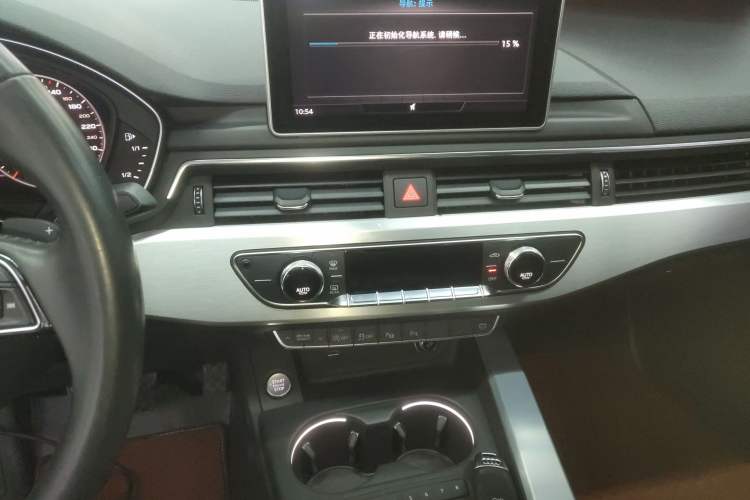 Used Audi A4L 2019 40 TFSI Fashion Version China V Audio And AC Panel