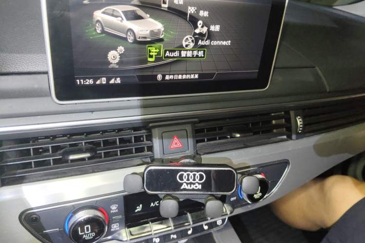 Used Audi A4L 2019 40 TFSI Fashion Edition China VI Emission Standard Audio And AC Panel