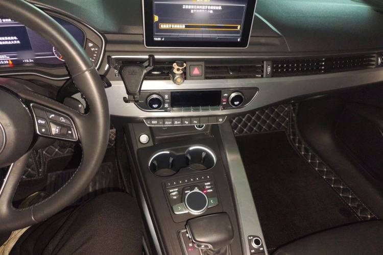 Used Audi A4L 2019 40 TFSI Fashion Version China V Audio And AC Panel