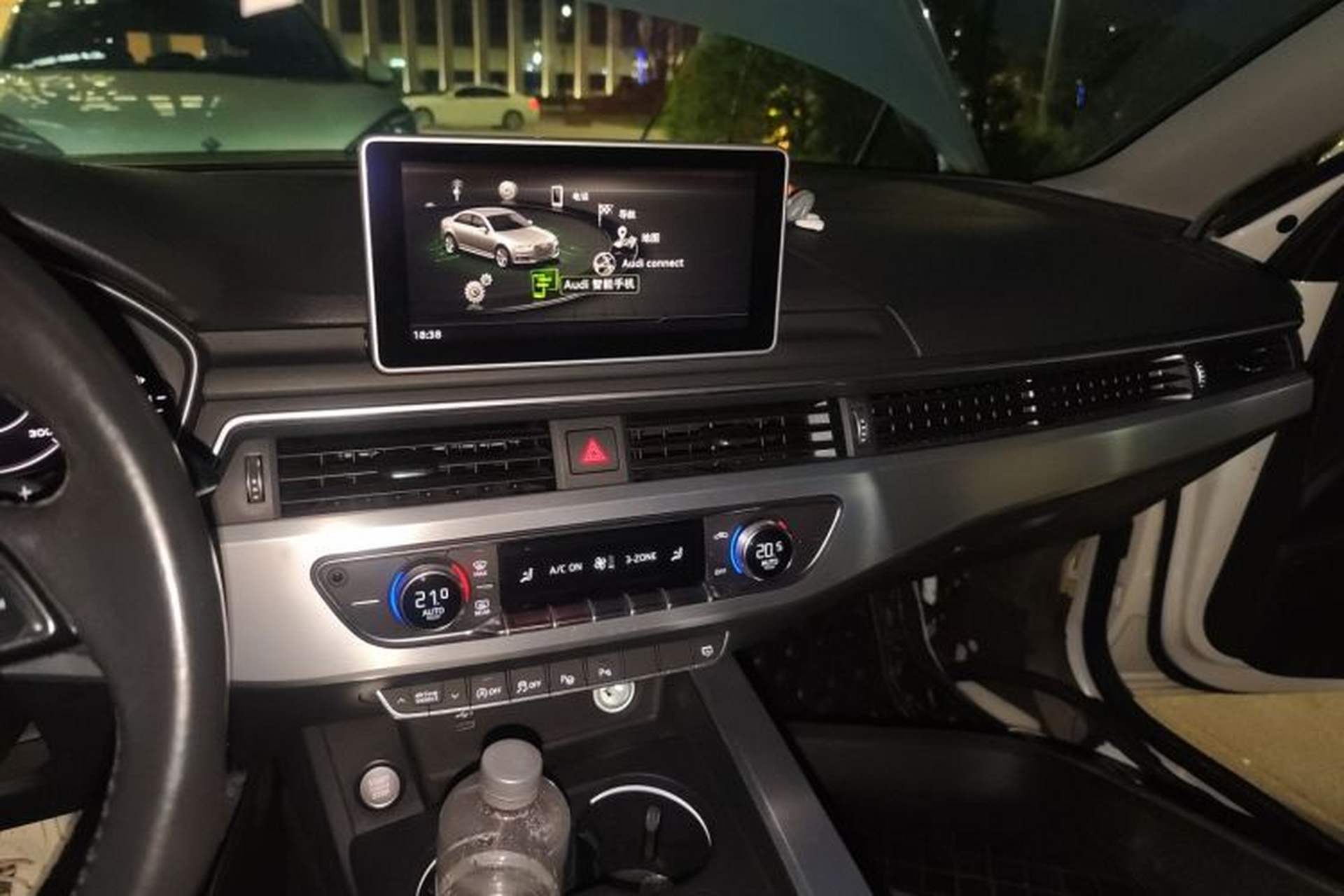 Used Audi A4L 2019 40 TFSI Fashion Edition China VI Emission Standard Audio And AC Panel
