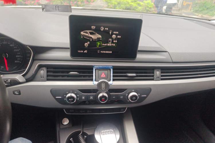 Used Audi A4L 2019 40 TFSI Ambition Version China V Audio And AC Panel