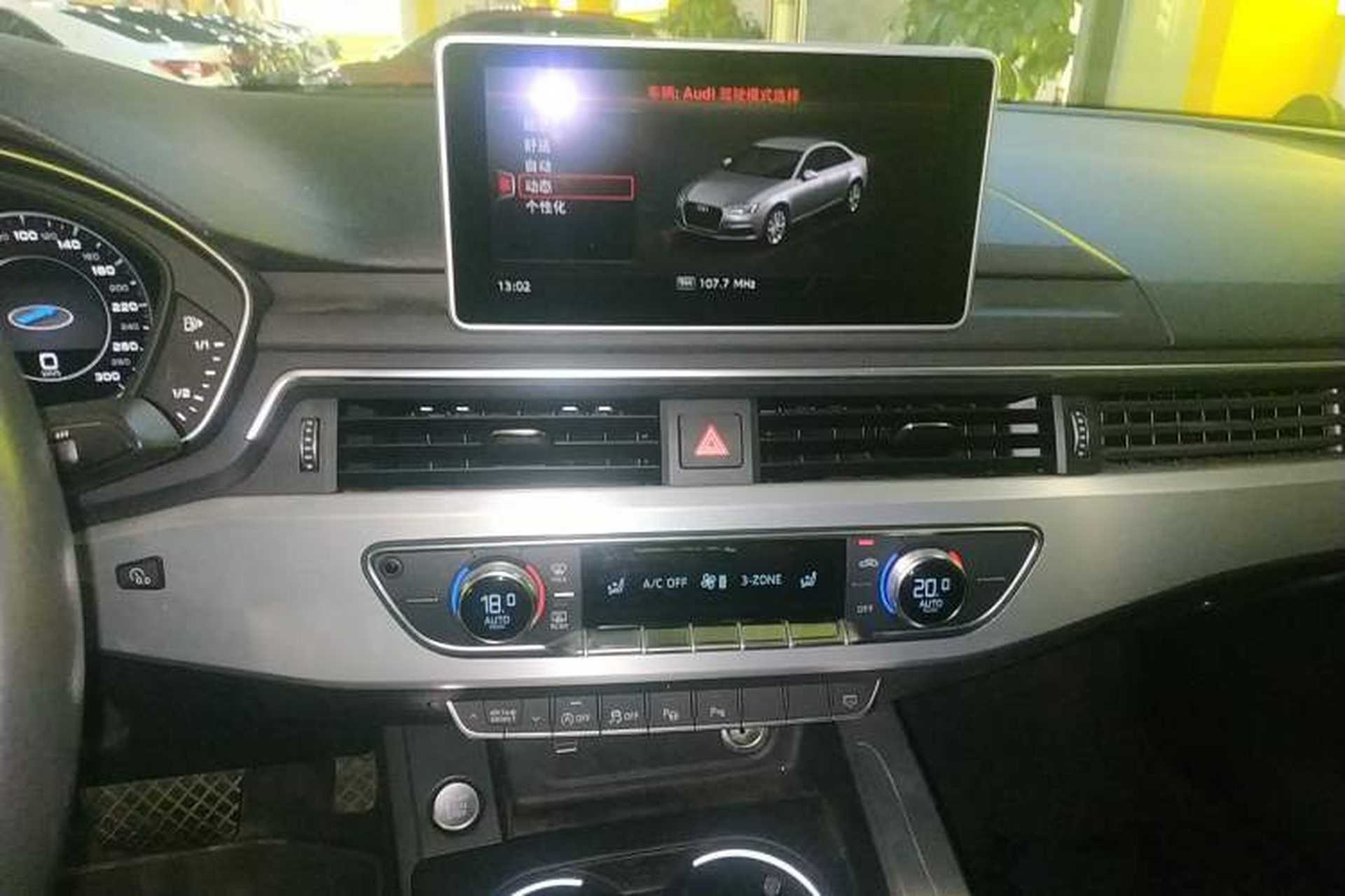 Used Audi A4L 2019 40 TFSI Fashion Edition China VI Emission Standard Audio And AC Panel