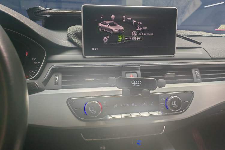 Used Audi A4L 2019 40 TFSI Fashion Version China V Audio And AC Panel