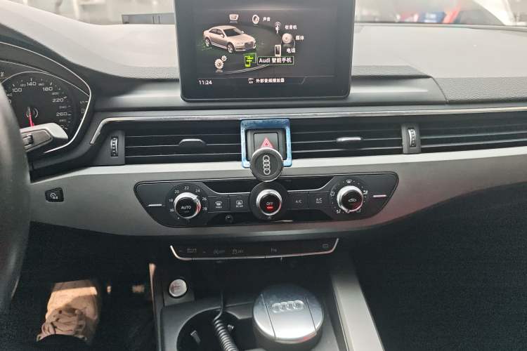 Used Audi A4L 2019 40 TFSI Ambition Version China V Audio And AC Panel