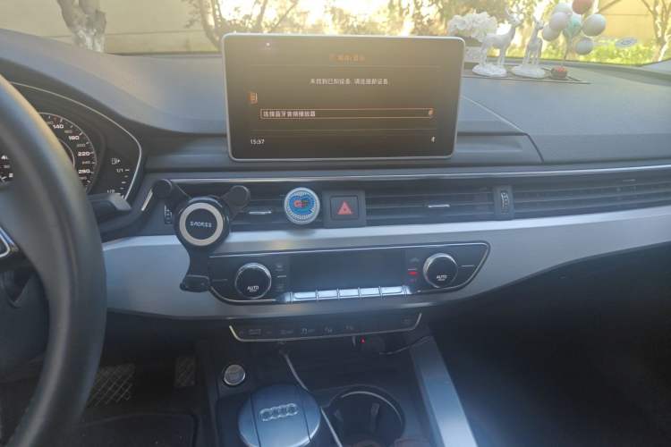 Used Audi A4L 2019 40 TFSI Fashion Version China V Audio And AC Panel