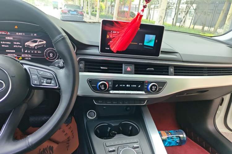 Used Audi A4L 2019 40 TFSI Fashion Edition China VI Emission Standard Audio And AC Panel