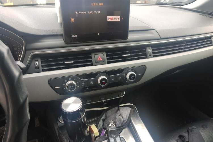 Used Audi A4L 2019 40 TFSI Ambition Version China V Audio And AC Panel