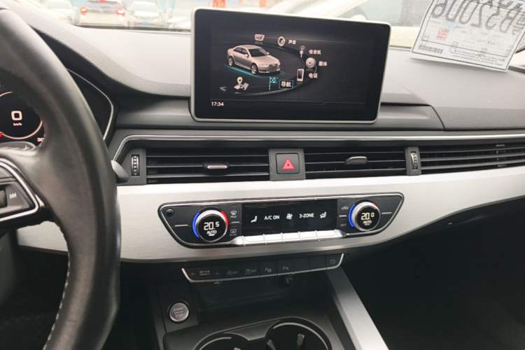 Used Audi A4L 2019 40 TFSI Fashion Edition China VI Emission Standard Audio And AC Panel