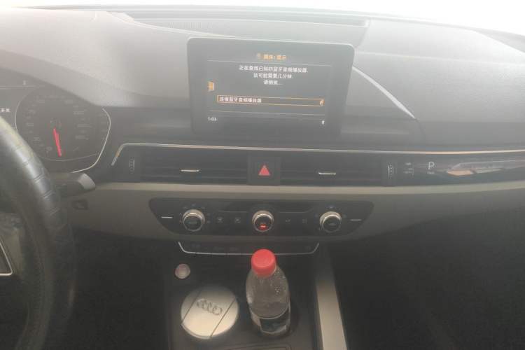 Used Audi A4L 2019 40 TFSI Ambition China VI Audio And AC Panel