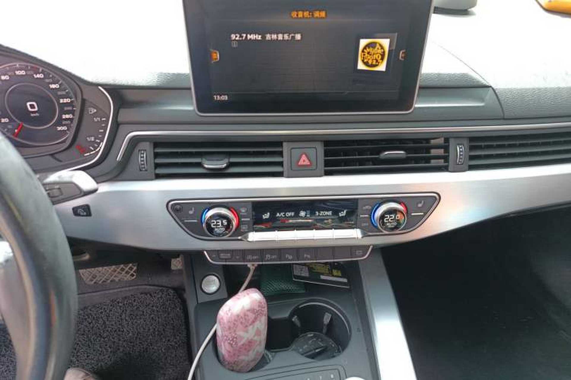 Used Audi A4L 2019 40 TFSI Fashion Version China V Audio And AC Panel