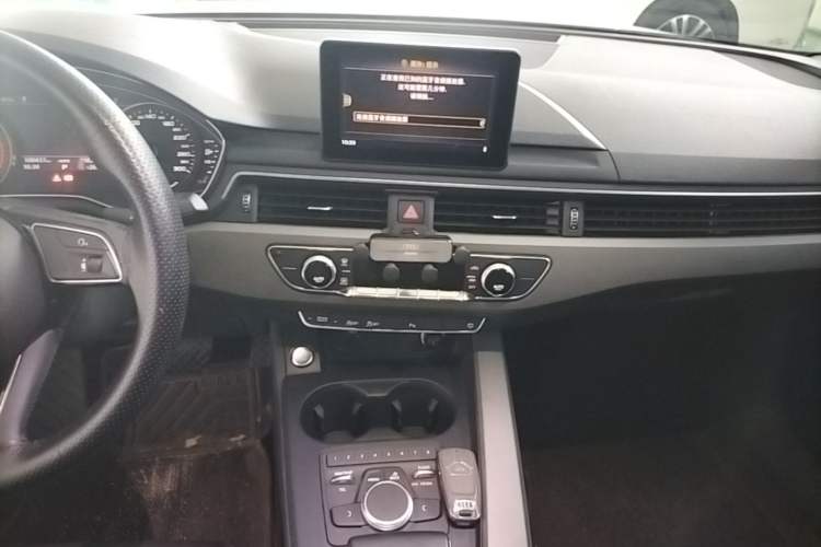 Used Audi A4L 2019 40 TFSI Ambition China VI Audio And AC Panel