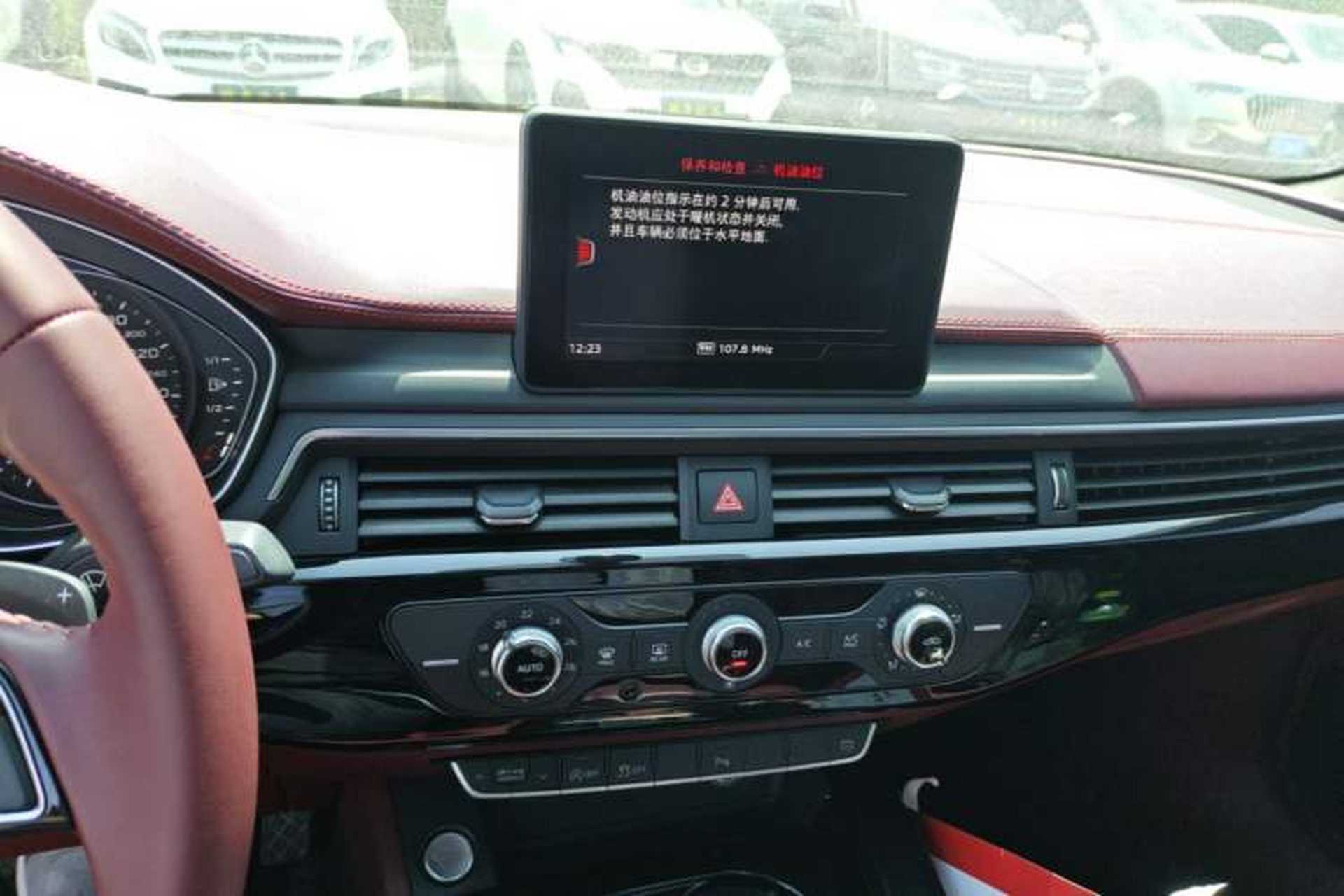 Used Audi A4L 2019 40 TFSI Ambition China VI Audio And AC Panel