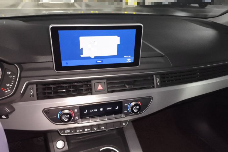 Used Audi A4L 2019 40 TFSI Fashion Edition China VI Emission Standard Audio And AC Panel