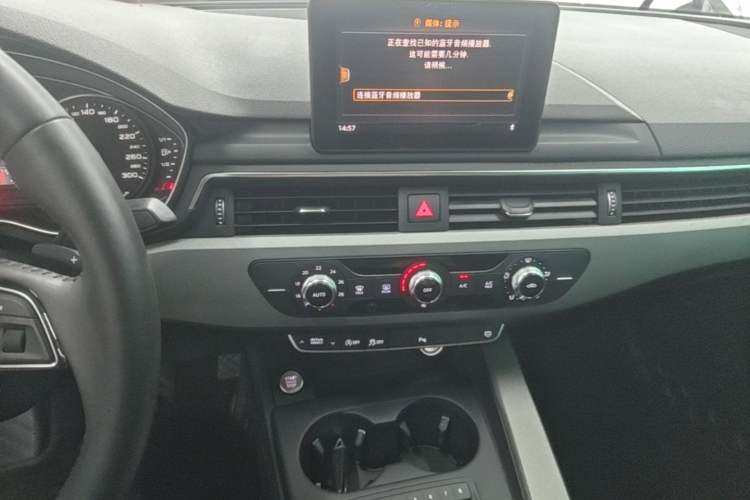 Used Audi A4L 2019 40 TFSI Ambition China VI Audio And AC Panel
