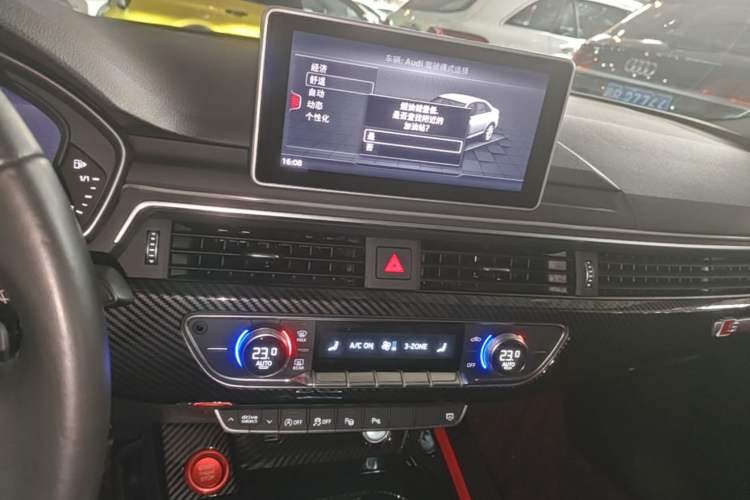 Used Audi A4L 2019 40 TFSI Fashion Edition China VI Emission Standard Audio And AC Panel