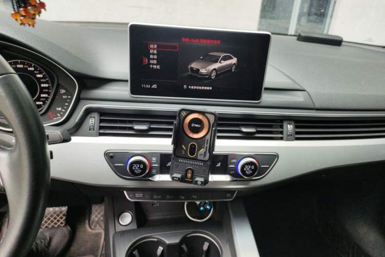 Used Audi A4L 2019 40 TFSI Fashion Edition China VI Emission Standard Audio And AC Panel