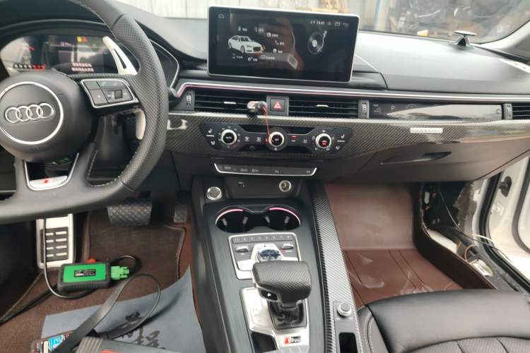 Used Audi A4L 2019 40 TFSI Ambition China VI Audio And AC Panel