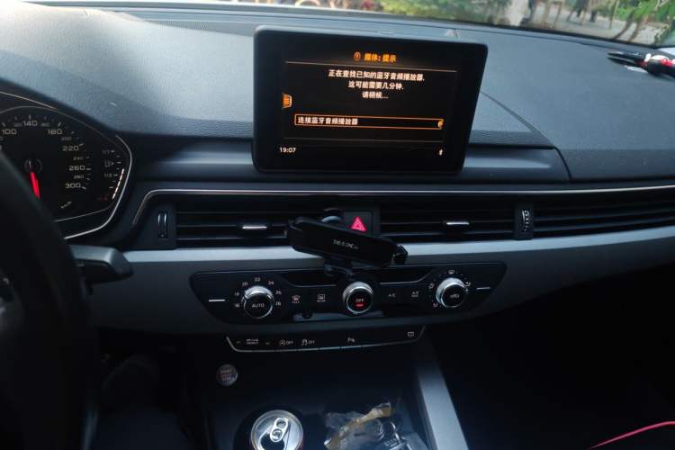 Used Audi A4L 2019 40 TFSI Ambition Version China V Audio And AC Panel