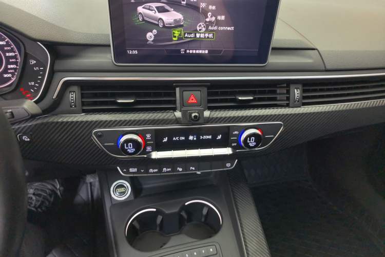 Used Audi A4L 2019 40 TFSI Fashion Version China V Audio And AC Panel