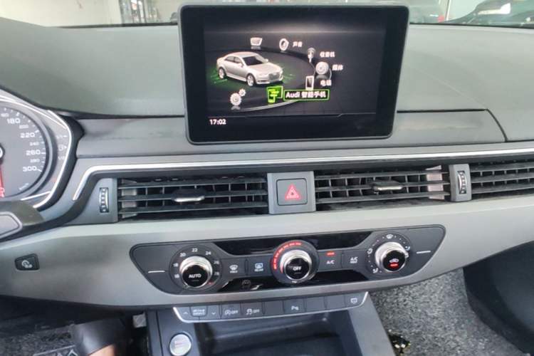 Used Audi A4L 2019 40 TFSI Ambition China VI Audio And AC Panel