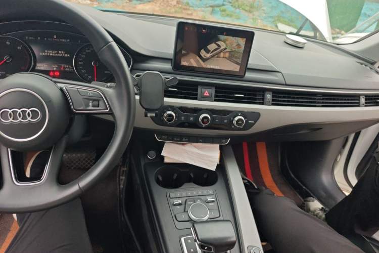 Used Audi A4L 2019 40 TFSI Ambition China VI Audio And AC Panel