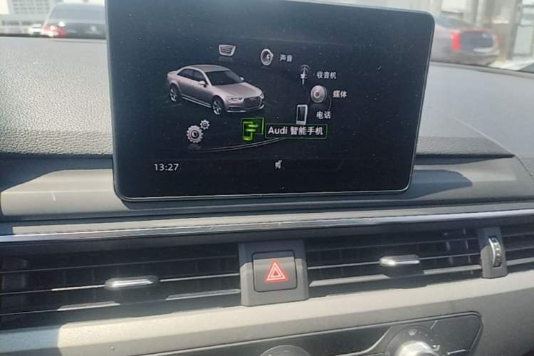 Used Audi A4L 2019 40 TFSI Ambition China VI Audio And AC Panel