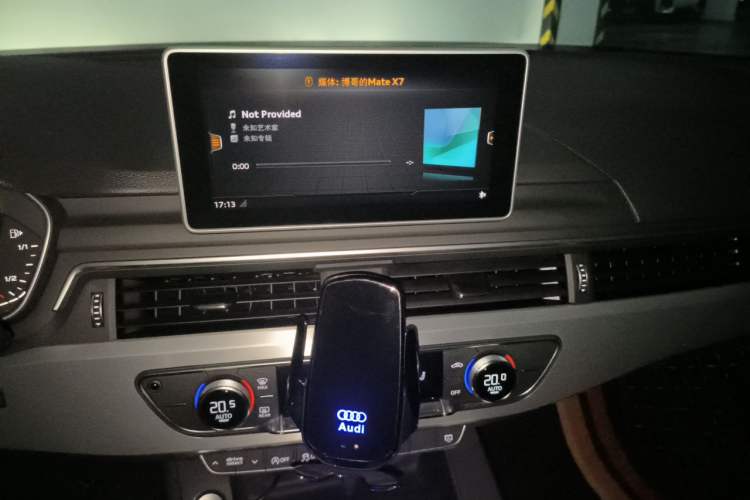 Used Audi A4L 2019 40 TFSI Fashion Edition China VI Emission Standard Audio And AC Panel