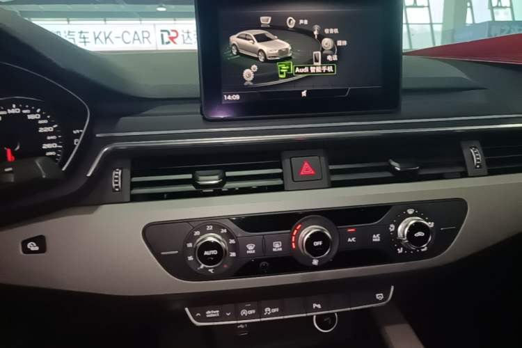 Used Audi A4L 2019 40 TFSI Ambition China VI Audio And AC Panel