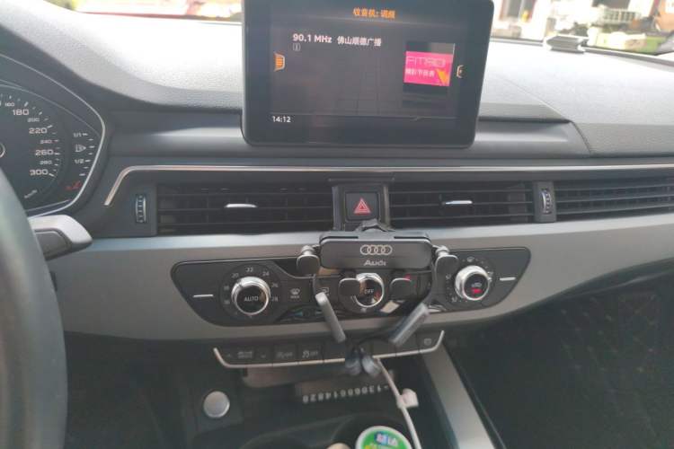 Used Audi A4L 2019 40 TFSI Ambition China VI Audio And AC Panel