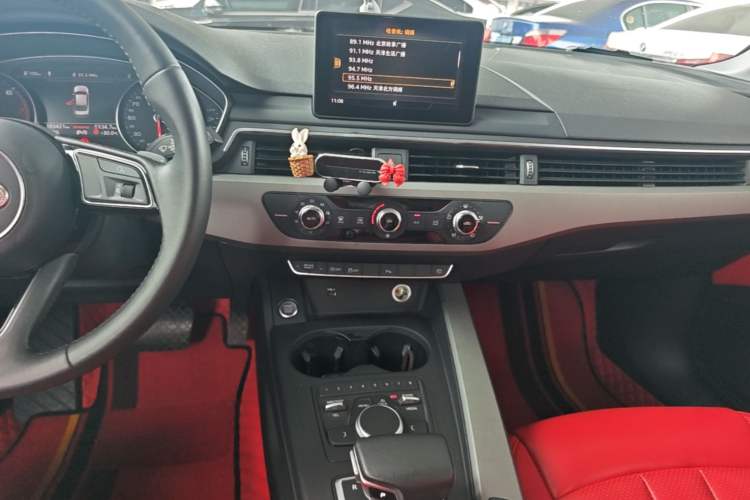 Used Audi A4L 2019 40 TFSI Ambition Version China V Audio And AC Panel