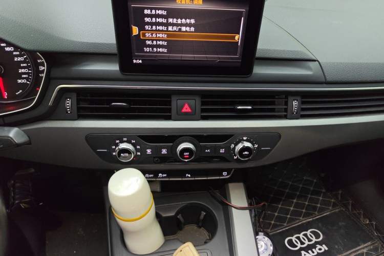 Used Audi A4L 2019 40 TFSI Ambition China VI Audio And AC Panel