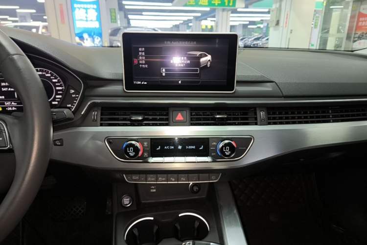 Used Audi A4L 2019 40 TFSI Fashion Version China V Audio And AC Panel