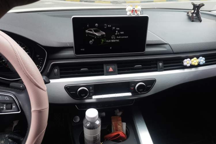 Used Audi A4L 2019 40 TFSI Fashion Edition China VI Emission Standard Audio And AC Panel