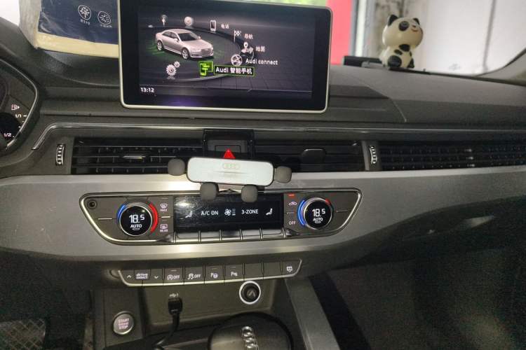 Used Audi A4L 2019 40 TFSI Fashion Edition China VI Emission Standard Audio And AC Panel