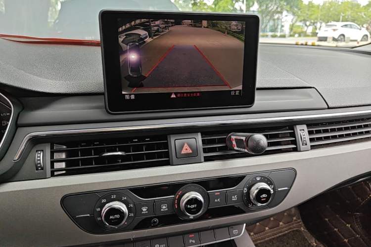 Used Audi A4L 2019 40 TFSI Ambition China VI Audio And AC Panel