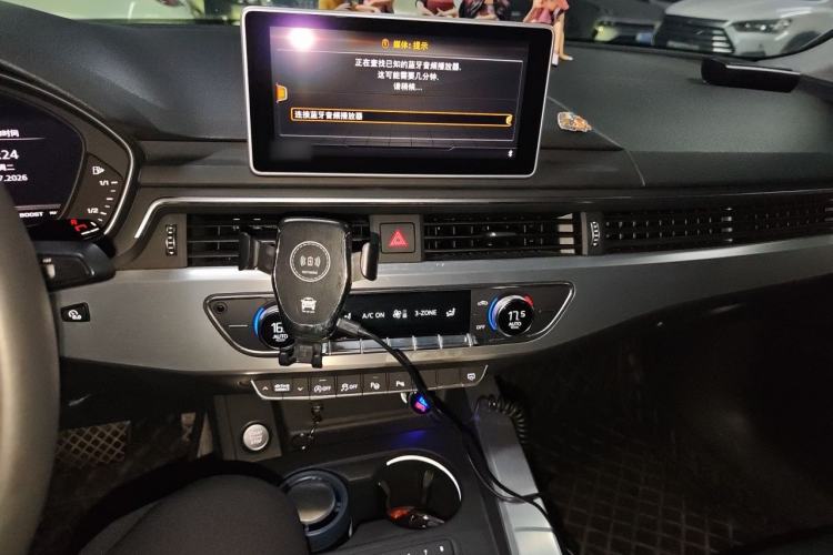 Used Audi A4L 2019 40 TFSI Fashion Edition China VI Emission Standard Audio And AC Panel